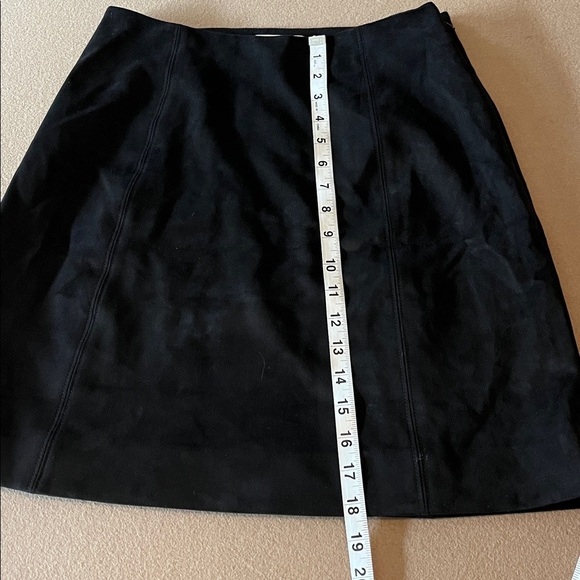 Aritzia Babaton Hopper Faux Suede Mini Skirt - Black - 8 - Picture 6 of 9